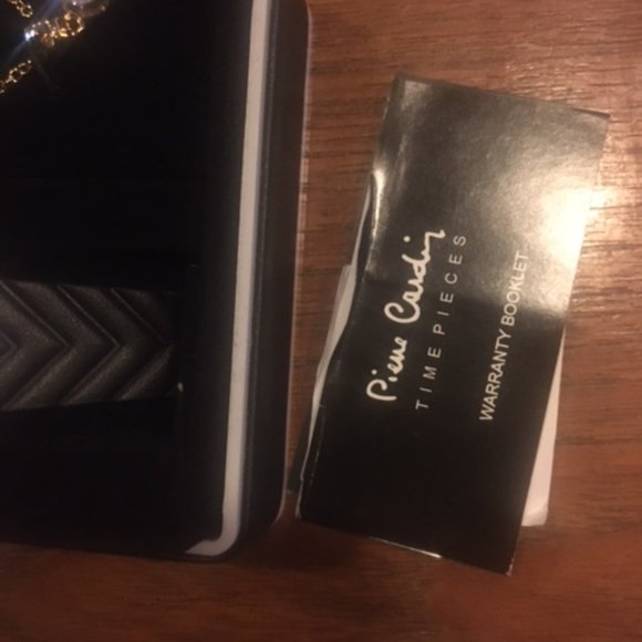 Pierre Cardin women's watch set - Picture 3 of 5